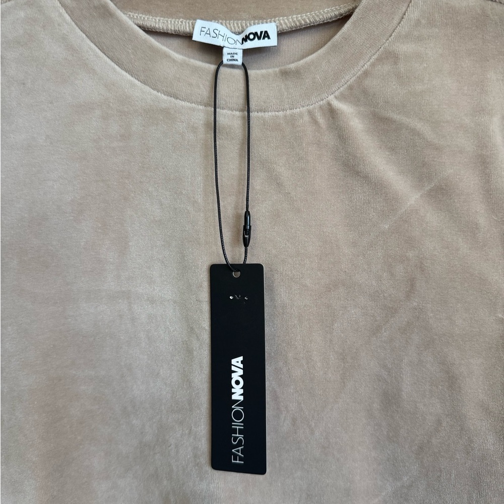 Fashion Nova Faux Suede Crop Top Women’s XS Tan NWT - Picture 2 of 3